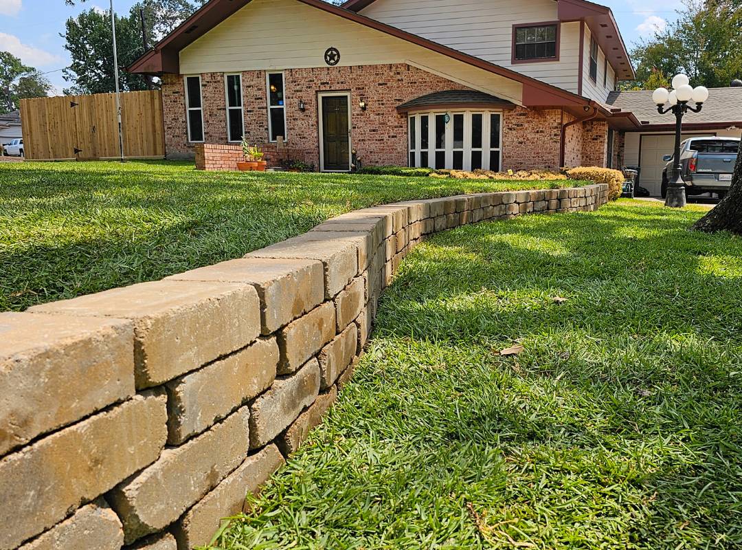 retaining wall for lawn installed in spring tx
